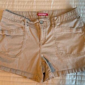 UNIONBAY Women's Khaki Cargo Shorts Junior SZ 15 Casual & Cute!